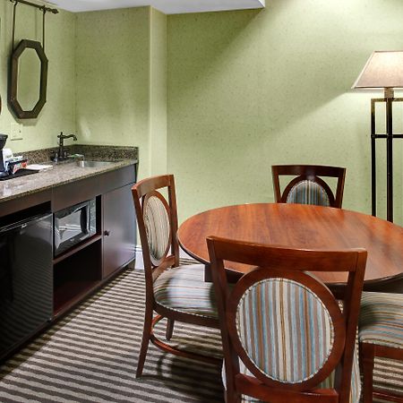 Holiday Inn Express Hotel & Suites Atlanta Buckhead By Ihg Ngoại thất bức ảnh
