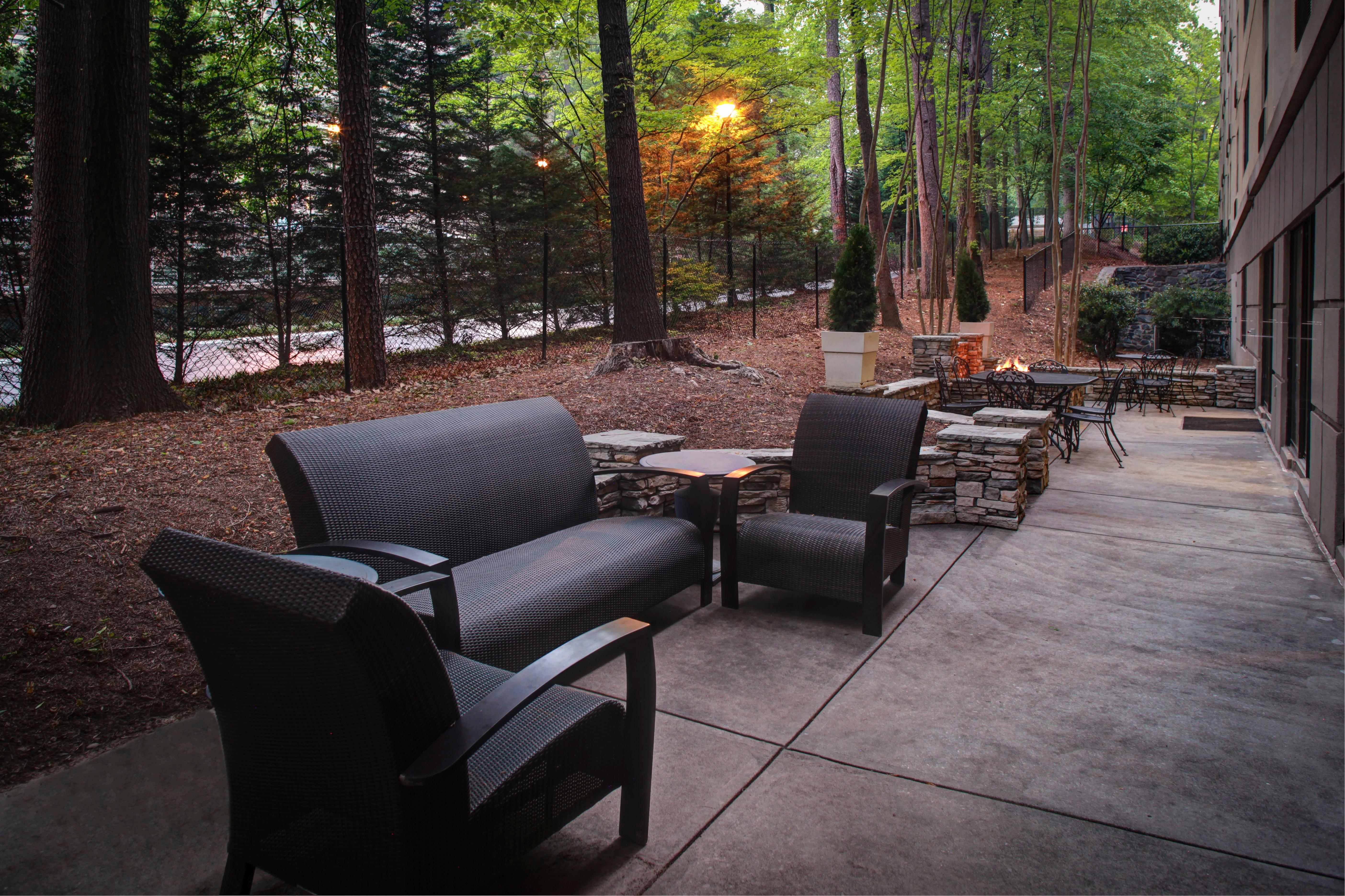 Holiday Inn Express Hotel & Suites Atlanta Buckhead By Ihg Ngoại thất bức ảnh